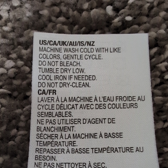 Kirkland Signature Ladies' Ankle Length Travel Pant, 6M Burgundy - Picture 4 of 10